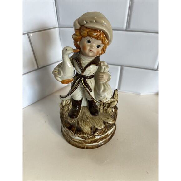Vintage music box With Little Boy And Duck - The Way We Were - Picture 1 of 9